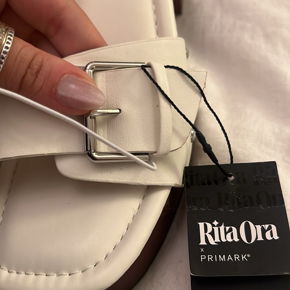Rita Ora Chunky Sandal - Picture 5 of 5